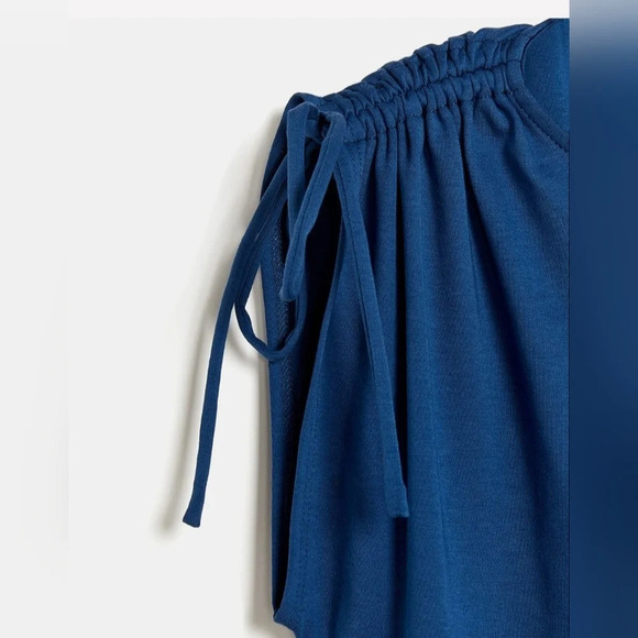 RW & CO. Crew-Neck Straight Dress With Drawcords At Shoulder - Picture 5 of 11